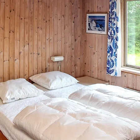 Three-bedroom Holiday In * Hals
