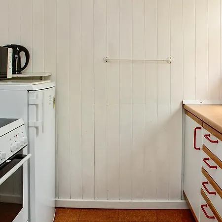 Three-bedroom Holiday In * Hals