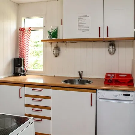 Three-bedroom Holiday In * Hals